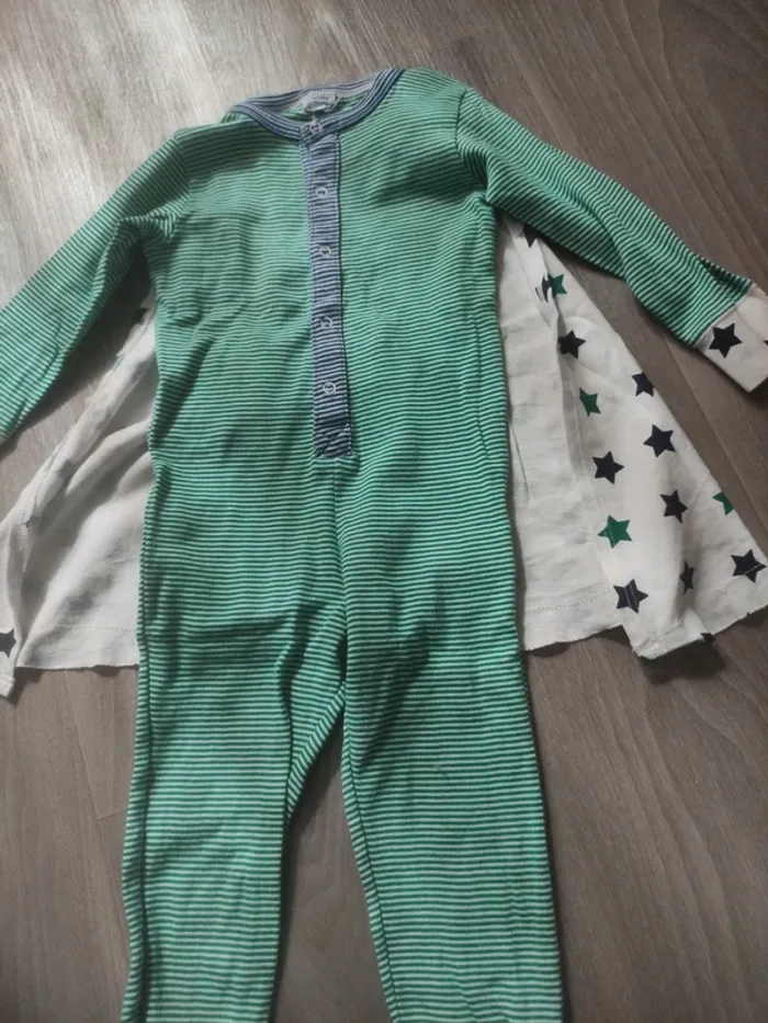 Pyjama léger garçon super héros petit bateau porté juste 1 fois 3 ans - photo numéro 2