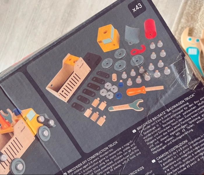 Grand camion de chantier à construire janod - photo numéro 9