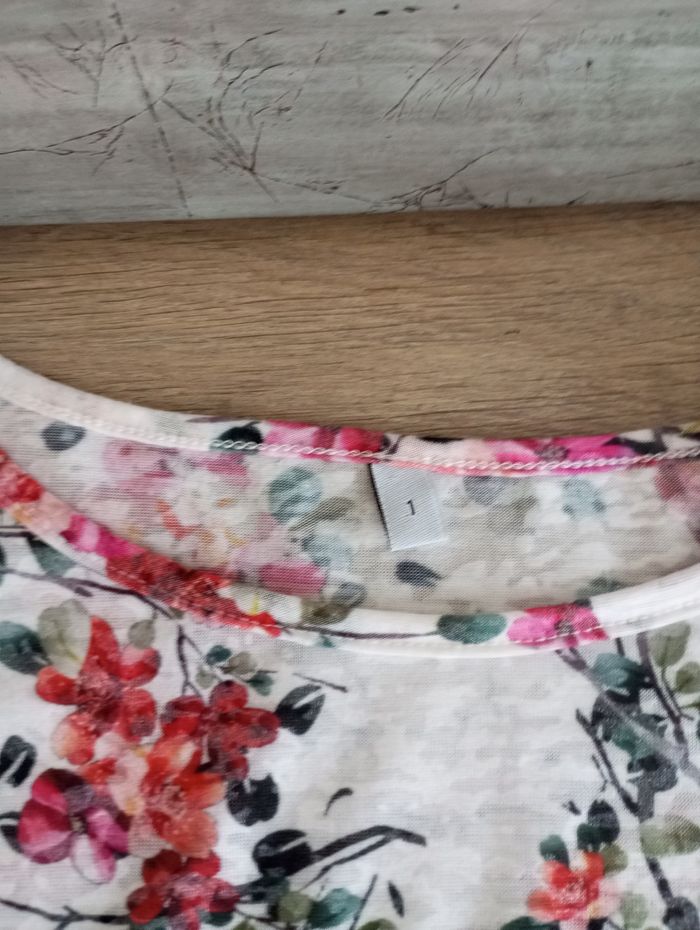 Tee shirt florale femme 36/38/40 - photo numéro 4