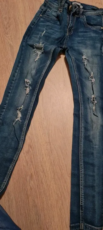 Jeans troué taille 36