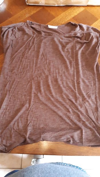 Joli t shirt  été     marron camaïeu taille 3