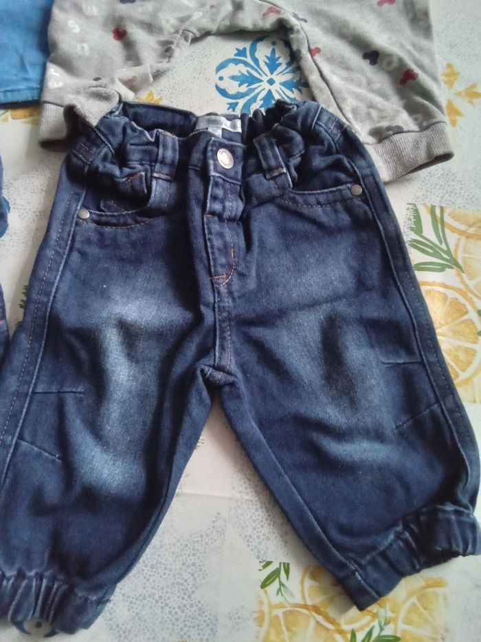 Lot pantalons garçons t 6 mois - photo numéro 4