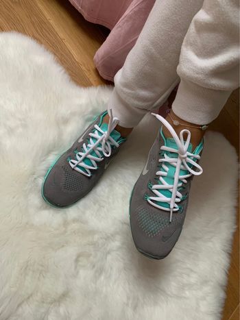 Très belle Basket Nike en pointure 38,5