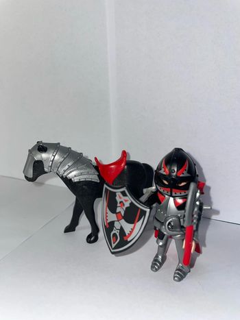 Lot playmobil chevalier et armure