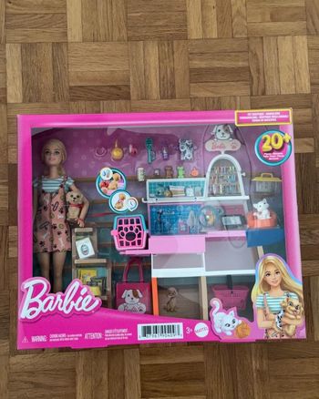 Barbie coffret animalerie neuf 