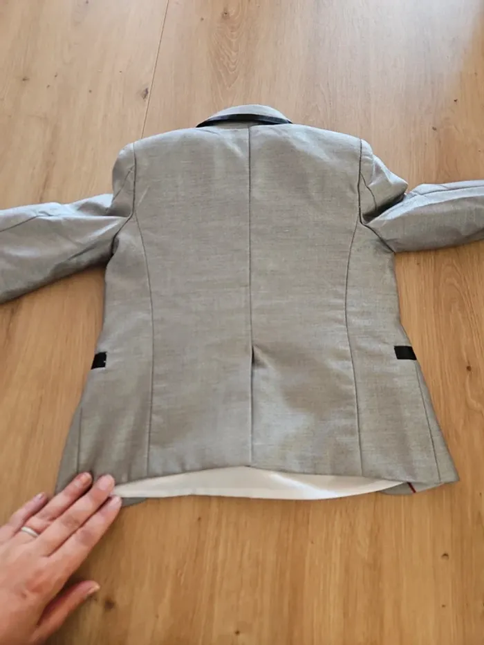 Costume 4 pièces 3 ans - photo numéro 3