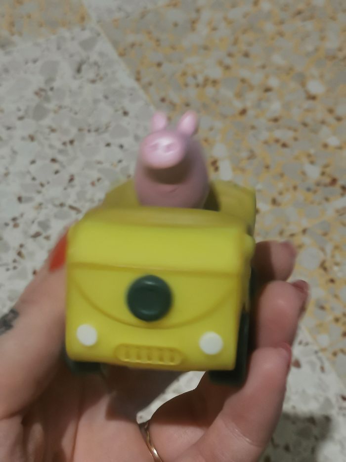 Voiture Georges peppa pig - photo numéro 2