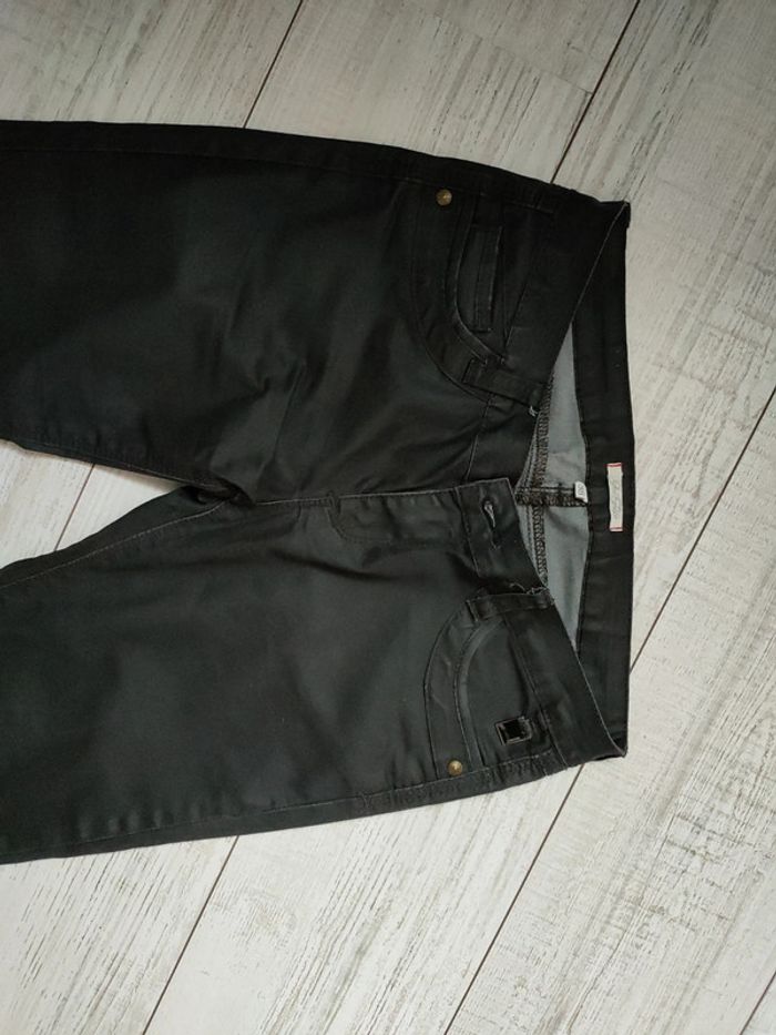 Pantalon droit aspect huilé - photo numéro 2