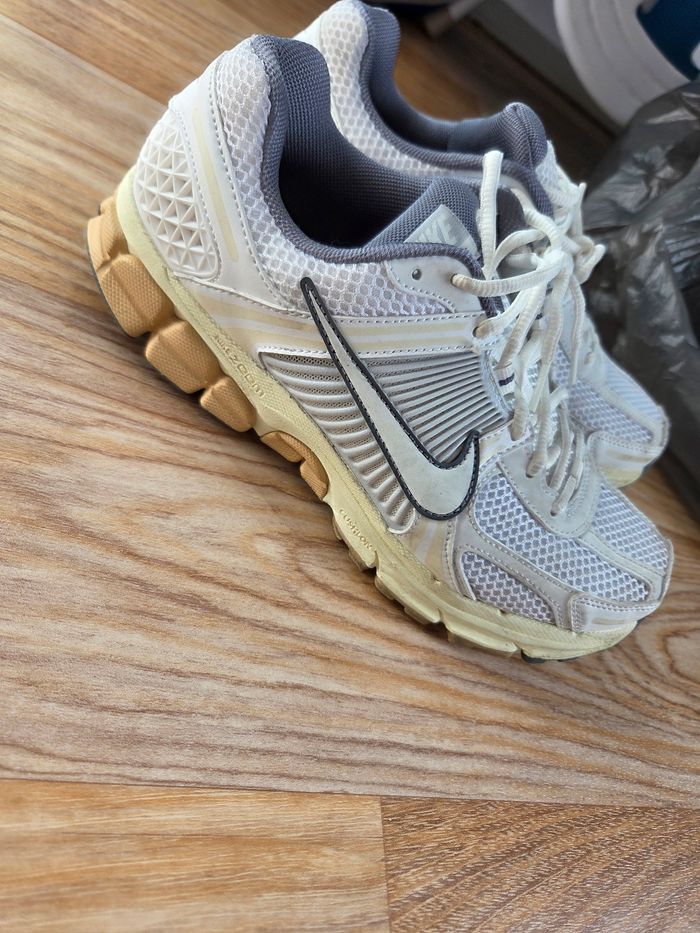 Nike Zoom vomero 5 beige 42