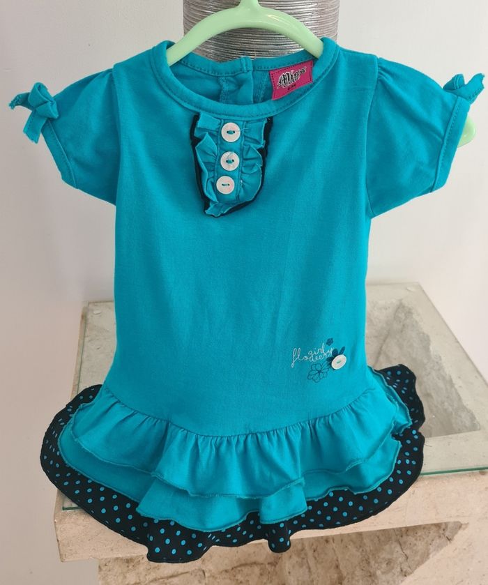 Robe 6 mois  style espagnolcomme neuve