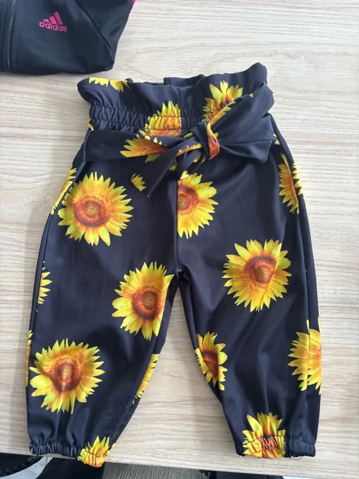Pantalon fleuris - photo numéro 2