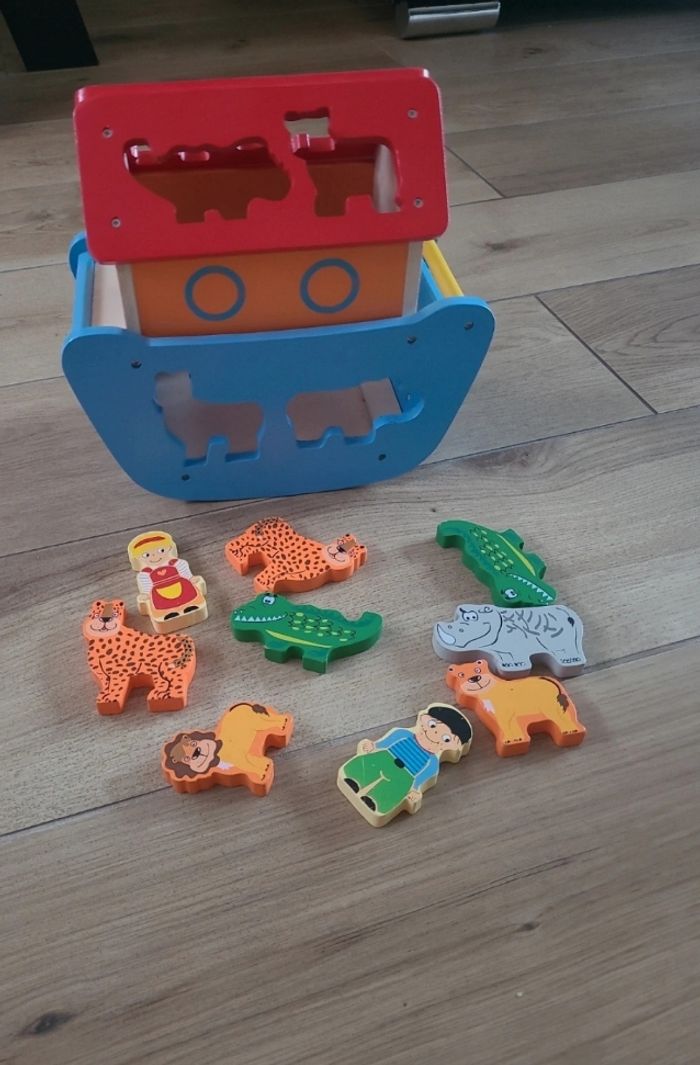 Bateau aplayrche de Noé avec animaux - photo numéro 2