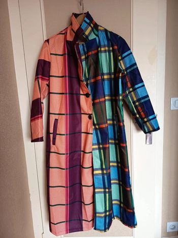 Manteau long léger. Été printemps.