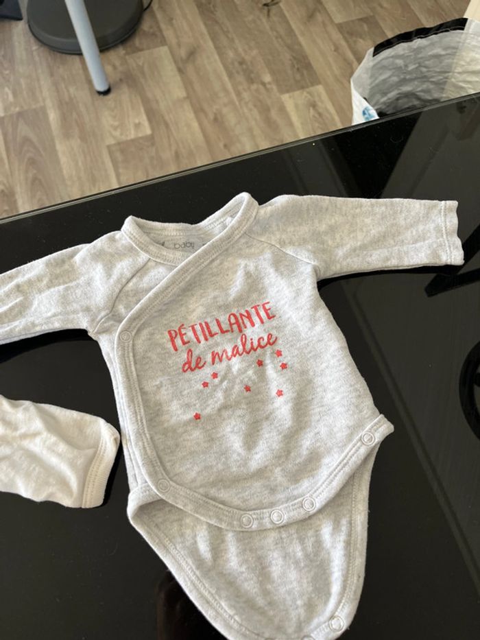 Lot de 4 bodies pour filles, taille naissance - photo numéro 4