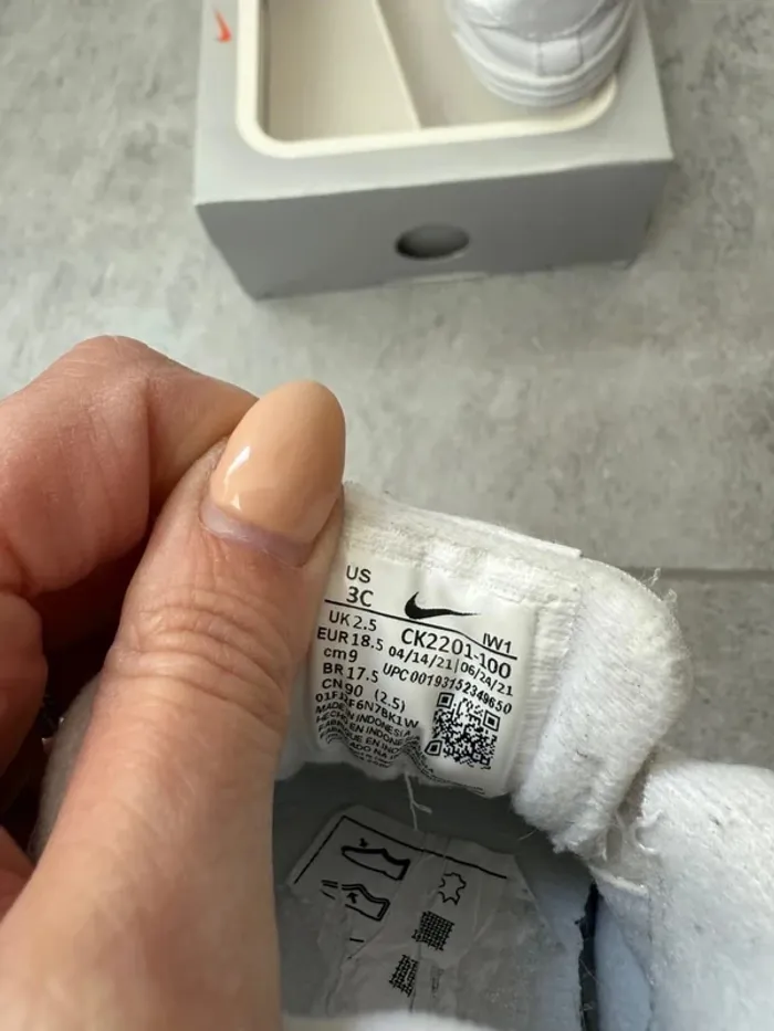 Baskets bébé unisexe Nike Air force blanches taille 18,5 super état - photo numéro 6