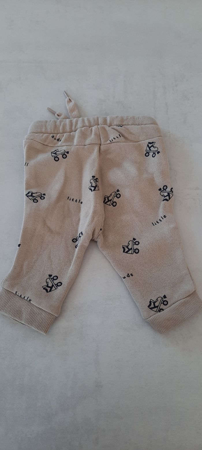 Jogging marron 1 mois - photo numéro 3