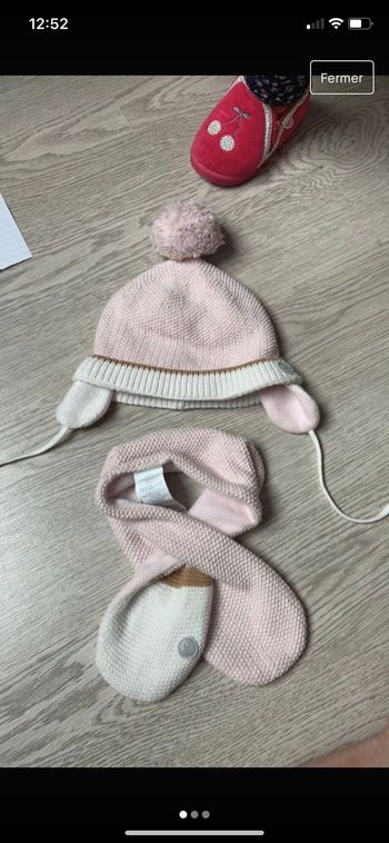 Lot bonnet et écharpe bébé fille