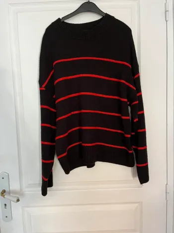 Sweat, à rayures