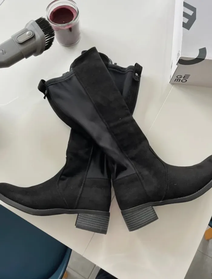 Bottes noires pointures 38 - photo numéro 2