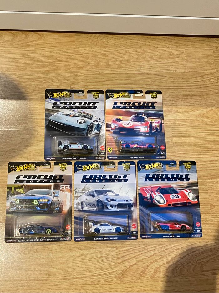 Hot Wheels  | Car Culture  | Circuit Legends | Ferrari 499P / Porsche 911 GT3 R (992) / Porsche 917KH / Pandem Subaru BRZ / 2024 Ford Mustang RTR SPEc 5-FD | 2/5 - 5/5 - 3/5 - 4/5 - 1/5 | FPY86 - JBK49/ JB