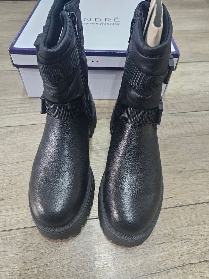 Magnifiques bottines fille en cuir,  noir. Pointure 36, marque André - photo numéro 4