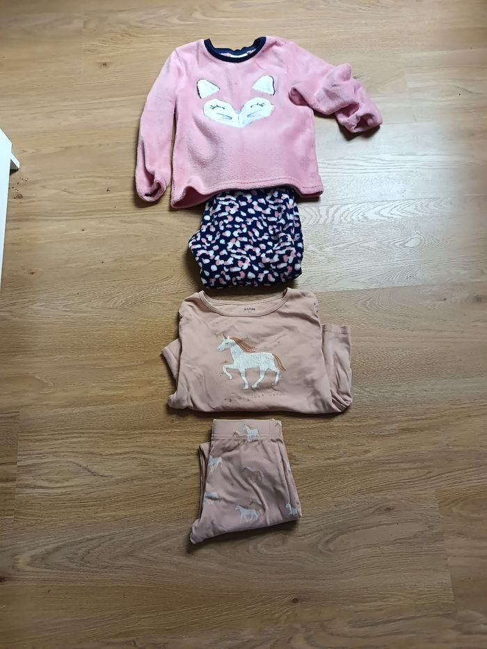 Gros lot  de vêtements  fille 8 ans- 30 pièces - photo numéro 2