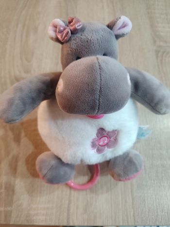 Zoé l'hippopotame peluche musicale Baby Nat