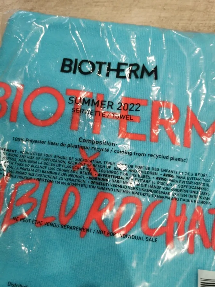 Serviette summer 2022 biotherm x Pablo rochat - photo numéro 2