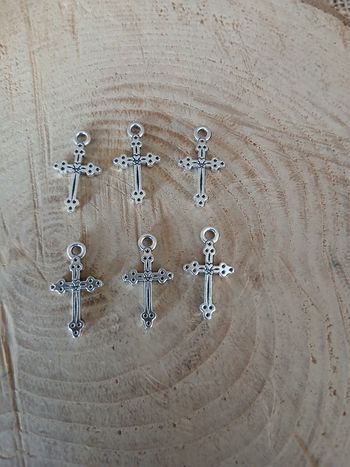 Lot de 10 pendentifs croix argenté