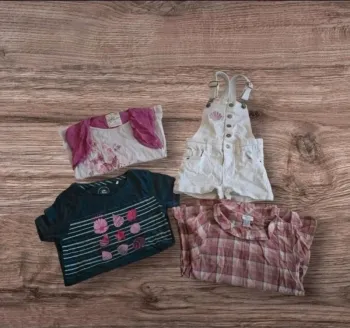 Lots de vêtements enfants fille taille 5 ans