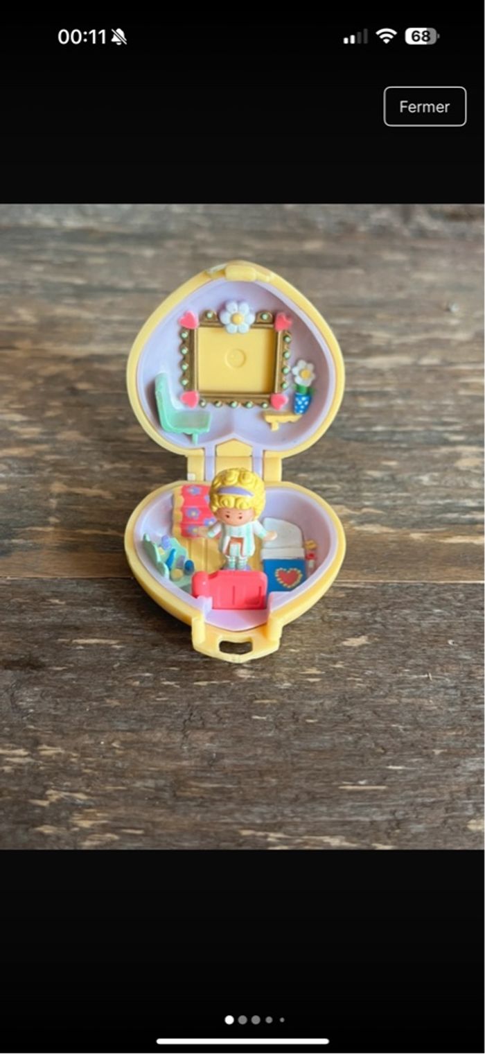 Polly pocket dans sa chambre 1991