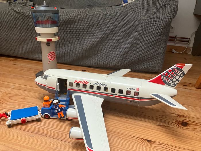 Avion Playmobil Tour de contrôle - photo numéro 2