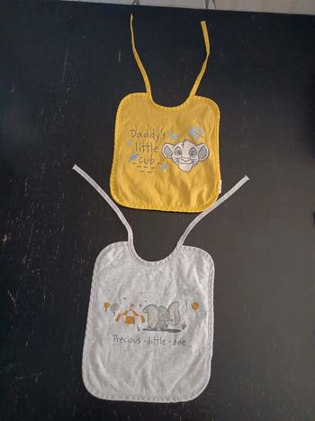 Lot de 2 bavoirs disney
