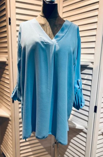 Blouse unie col en V, bleue, grandes tailles (TU 44/50), made in Italy, New Collection