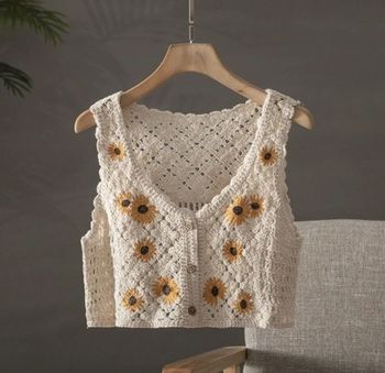 Top court bohème crochet avec fleurs brodées