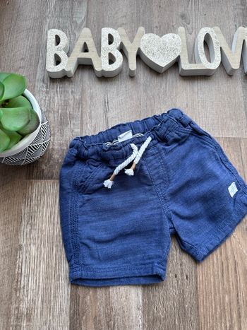 - Short H&M - 6 mois - Très bon état