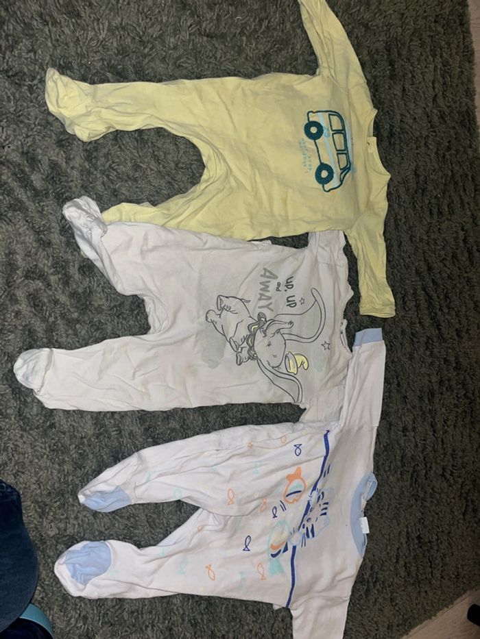 Lot de pyjamas 6 mois - photo numéro 2