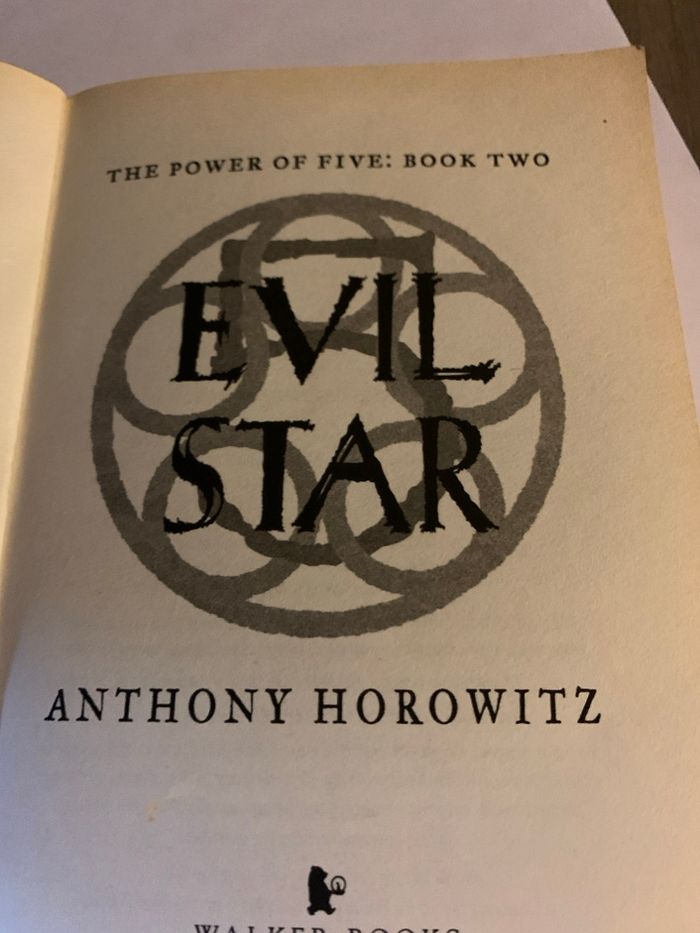 Evil star - Anthony Horowitz - photo numéro 3