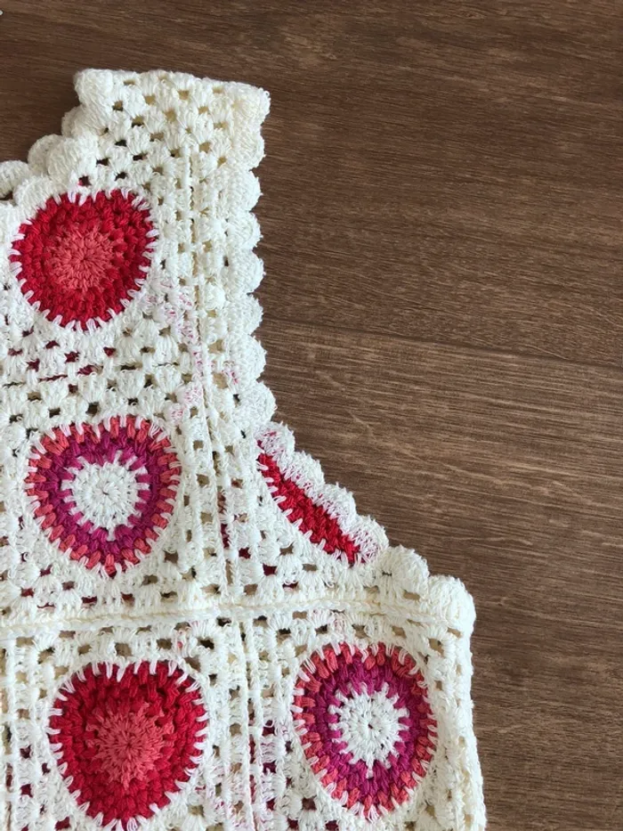 Haut Top crochet été beige coeur rouge rose coton - photo numéro 3