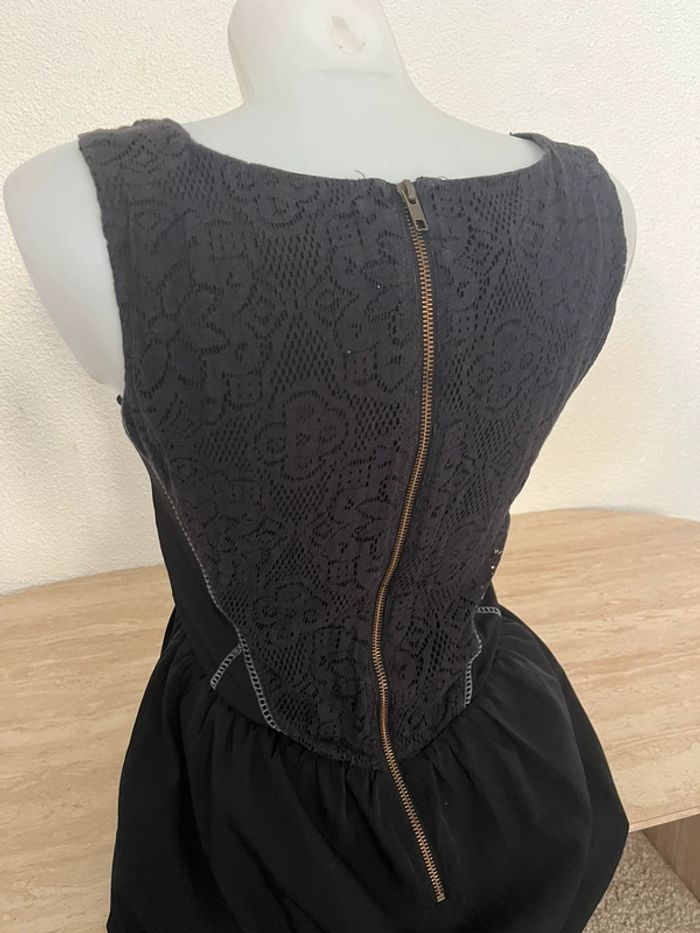 Robe noire col et dos en dentelle💫 Kaporal taille 36💫 - photo numéro 4