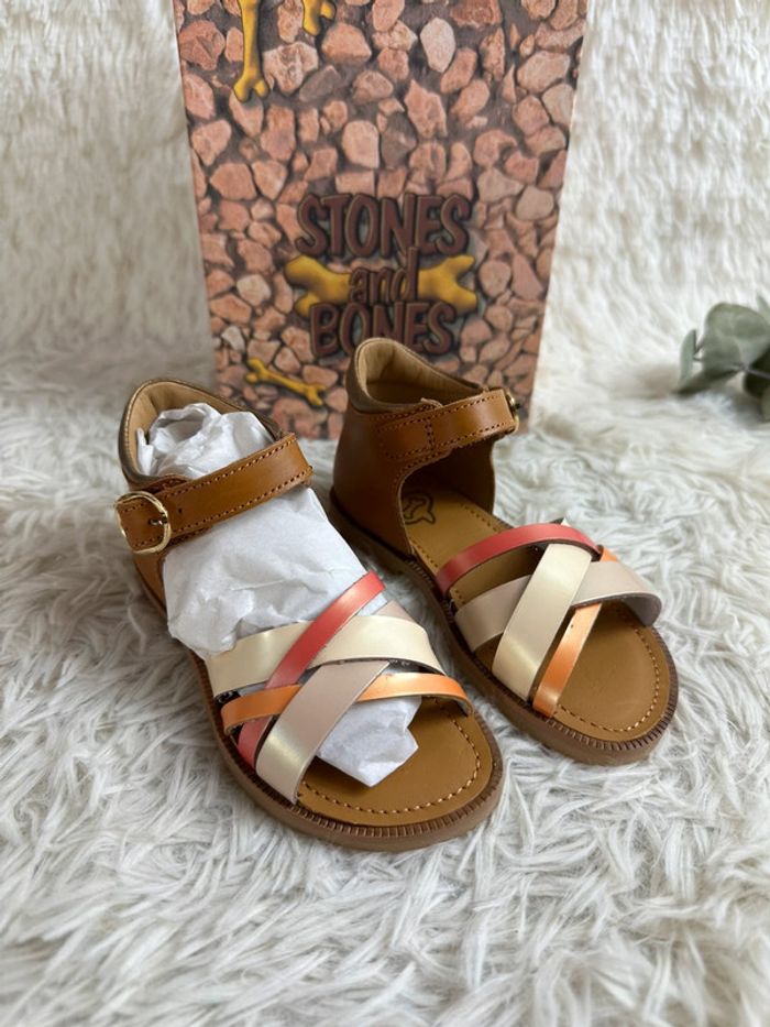 Paire de sandales Stones and Bones taille 25 - photo numéro 2