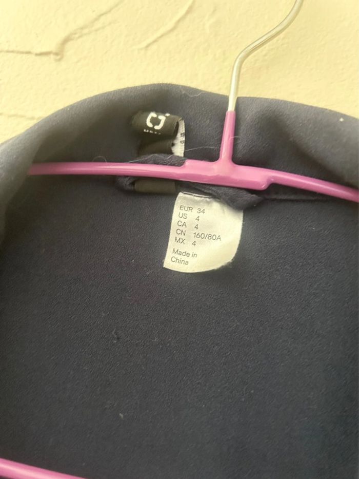 Femme 👩🏻 Blazer d’été bleu marine - H&M taille XS/34 - photo numéro 4