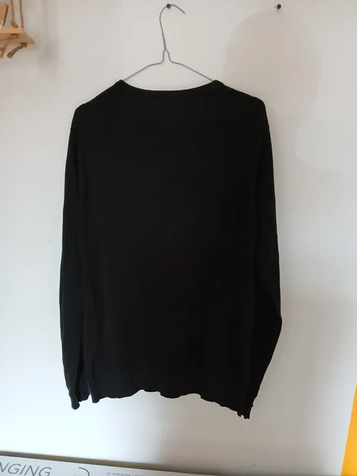 Pull noir - photo numéro 4