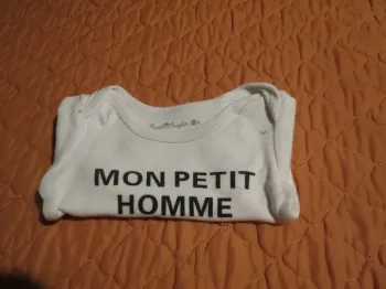 T-shirt taille 6 mois garçon