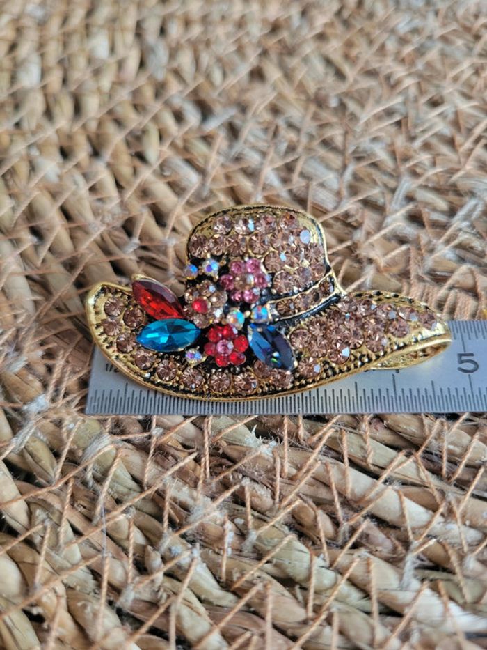 Broche chapeau aux fleurs 🌸 - photo numéro 6