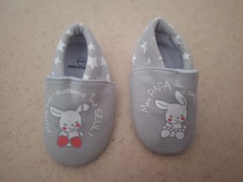 Petit chausson gris étoile lapin 18 19