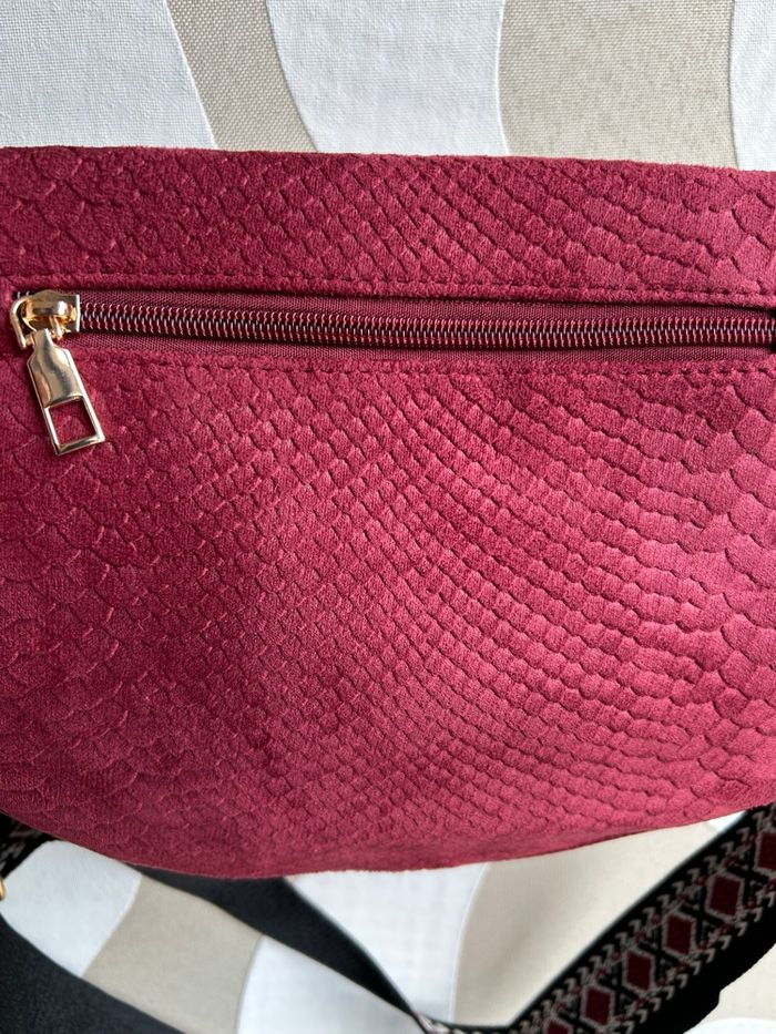 Sac banane  rouge bordeaux façon daim - photo numéro 3