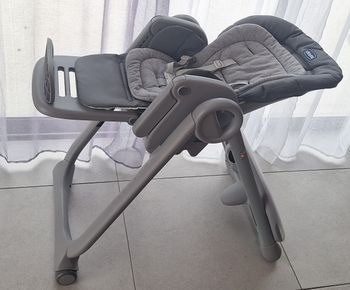 Chaise haute chicco poly magic