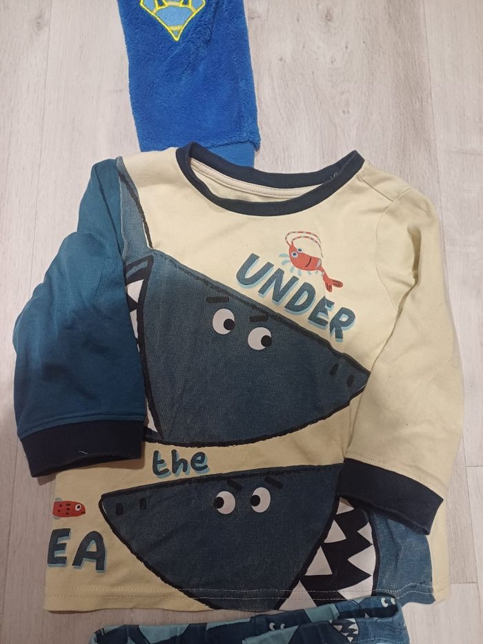 Lot de 3 pyjamas garcon 4 ans tbe - photo numéro 5