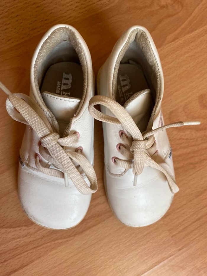 Jolie paire de bottines en cuir blanc T. 23 fille - photo numéro 2